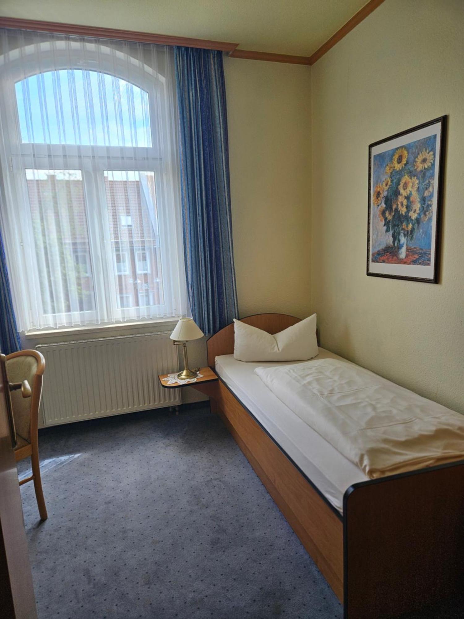 Hotel Zur Krone Hasselfelde Exteriör bild